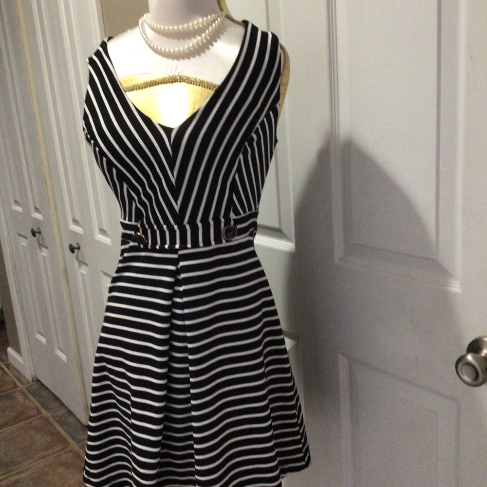 Montea dress size medium